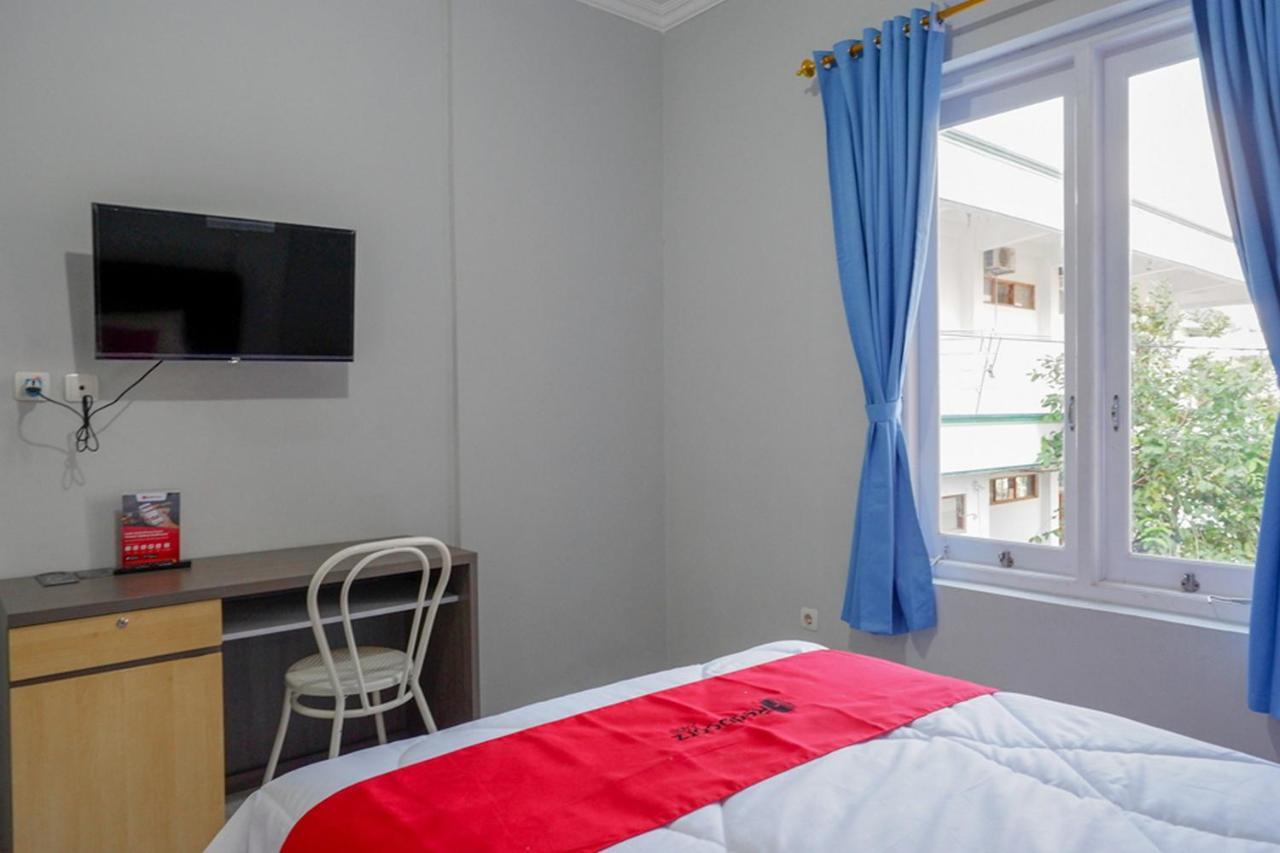 فندق Reddoorz Near Jalan Adi Sucipto Solo المظهر الخارجي الصورة