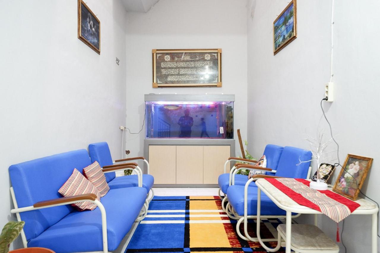 فندق Reddoorz Near Jalan Adi Sucipto Solo المظهر الخارجي الصورة